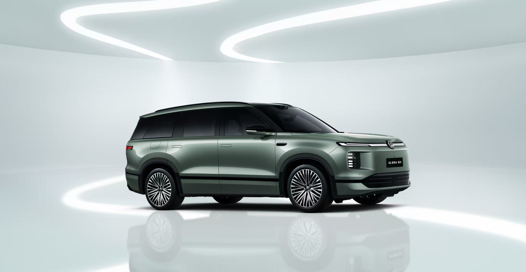 车若初见 二月收官，上汽大众ID.ERA 9X放出仙踪绿新车色，内饰布局也揭秘了