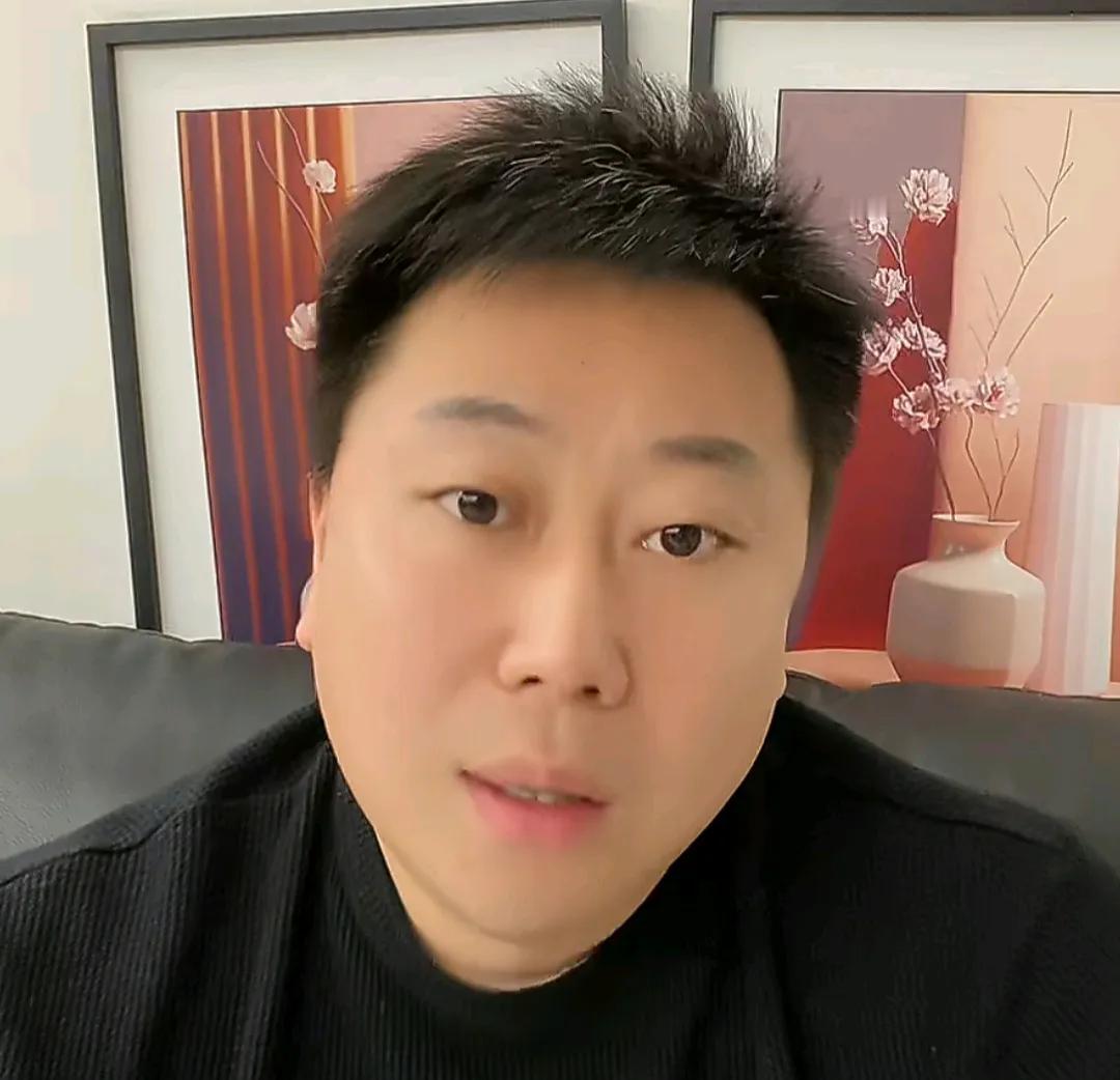 媒体人李宝库透露了徐正源成为辽宁铁人主帅的原因。
李宝库在直播时透露，其实徐正源
