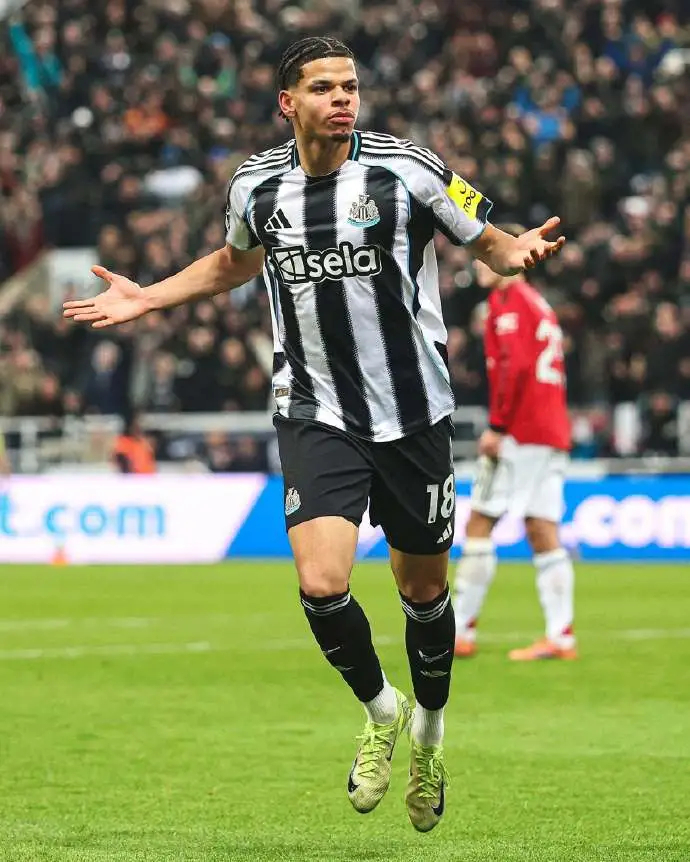 1:2！B费助攻+送点，曼联第90分钟惨遭绝杀，卡里克不败金身告破阿莫林带队一个