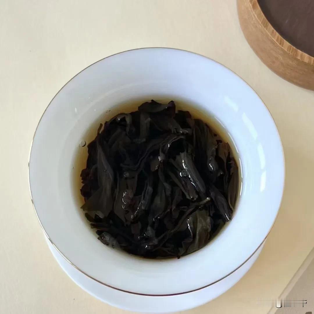 早茶品一杯燕子窠肉桂的岩韵[呲牙]