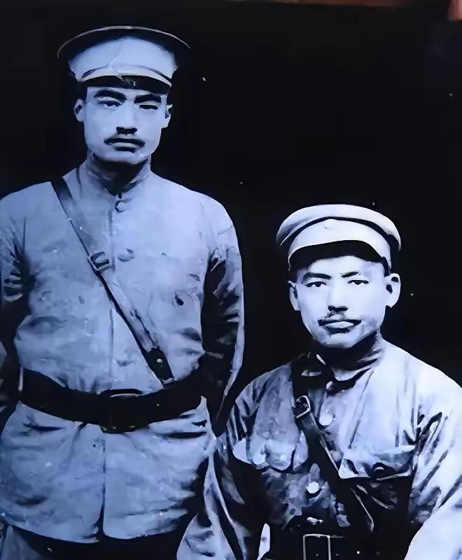 1944年，马步青被免去职务后，来到河州老家去探望自己的叔叔马麟，二人见面后，马