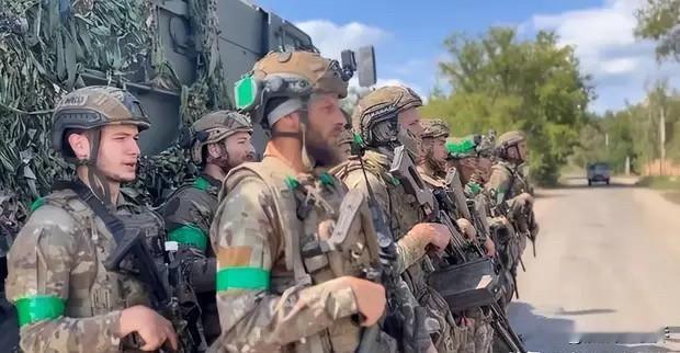 【庆功宴秒变葬礼！俄军一枚导弹，炸死乌军150名军官“大脑”】
原本是场热热闹闹