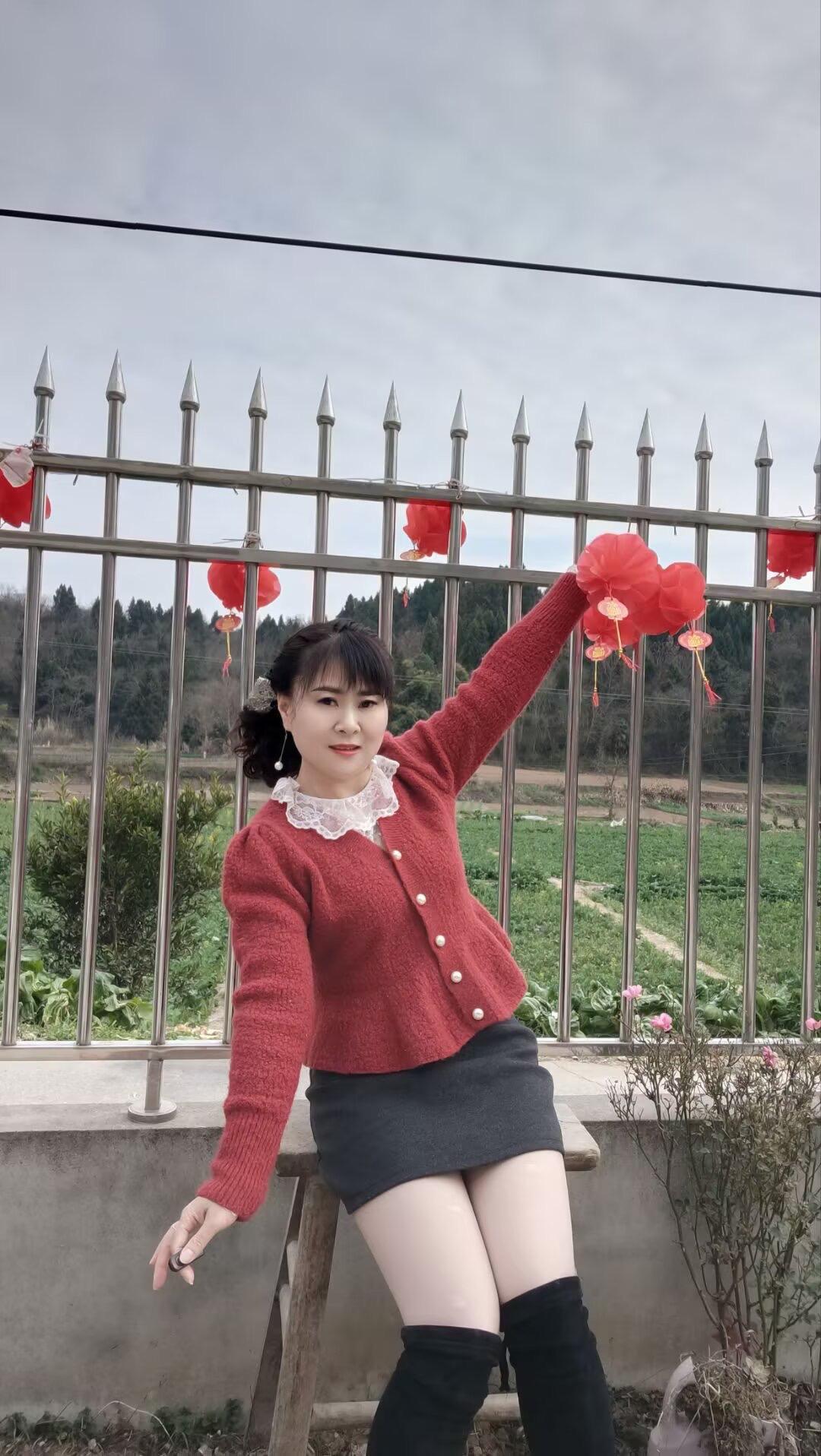 今天就是大年初二了，希望你岁岁常欢喜，万事皆如意，愿新的一年胜过旧年...