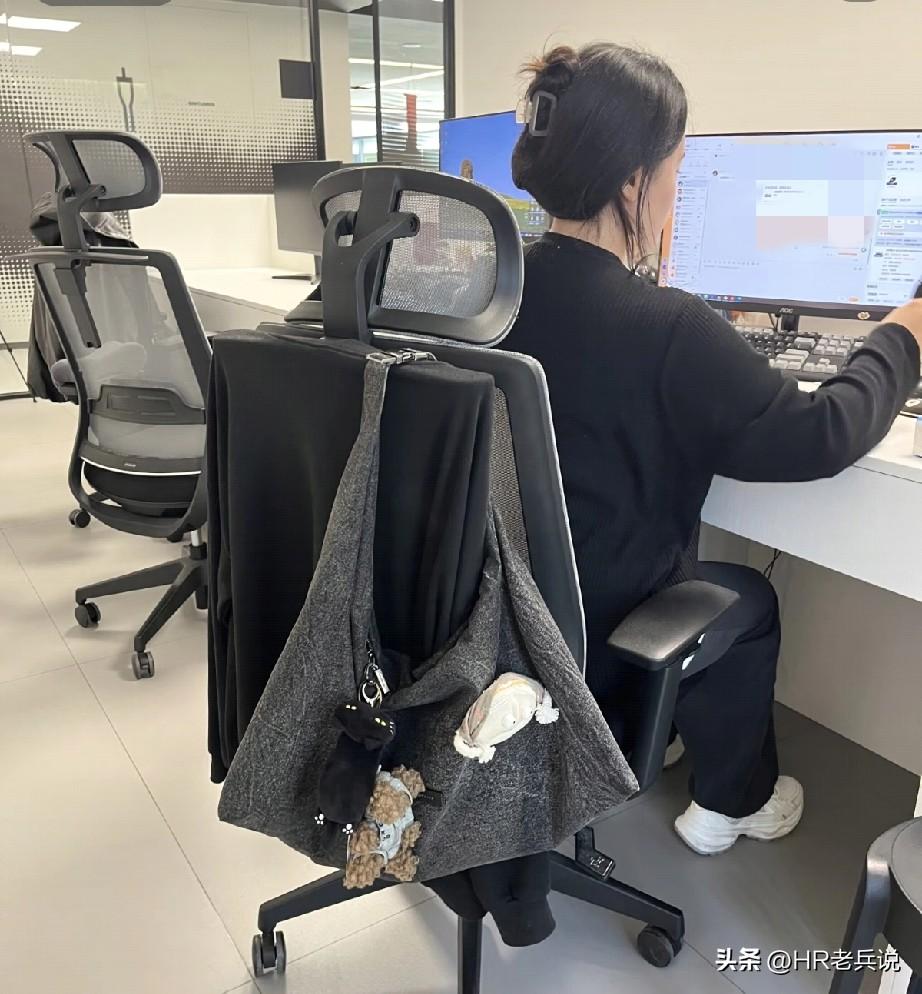 今天办理了一个最温情的离职[谢谢]员工辞职不是因为对公司对工作对工资不满，也不是