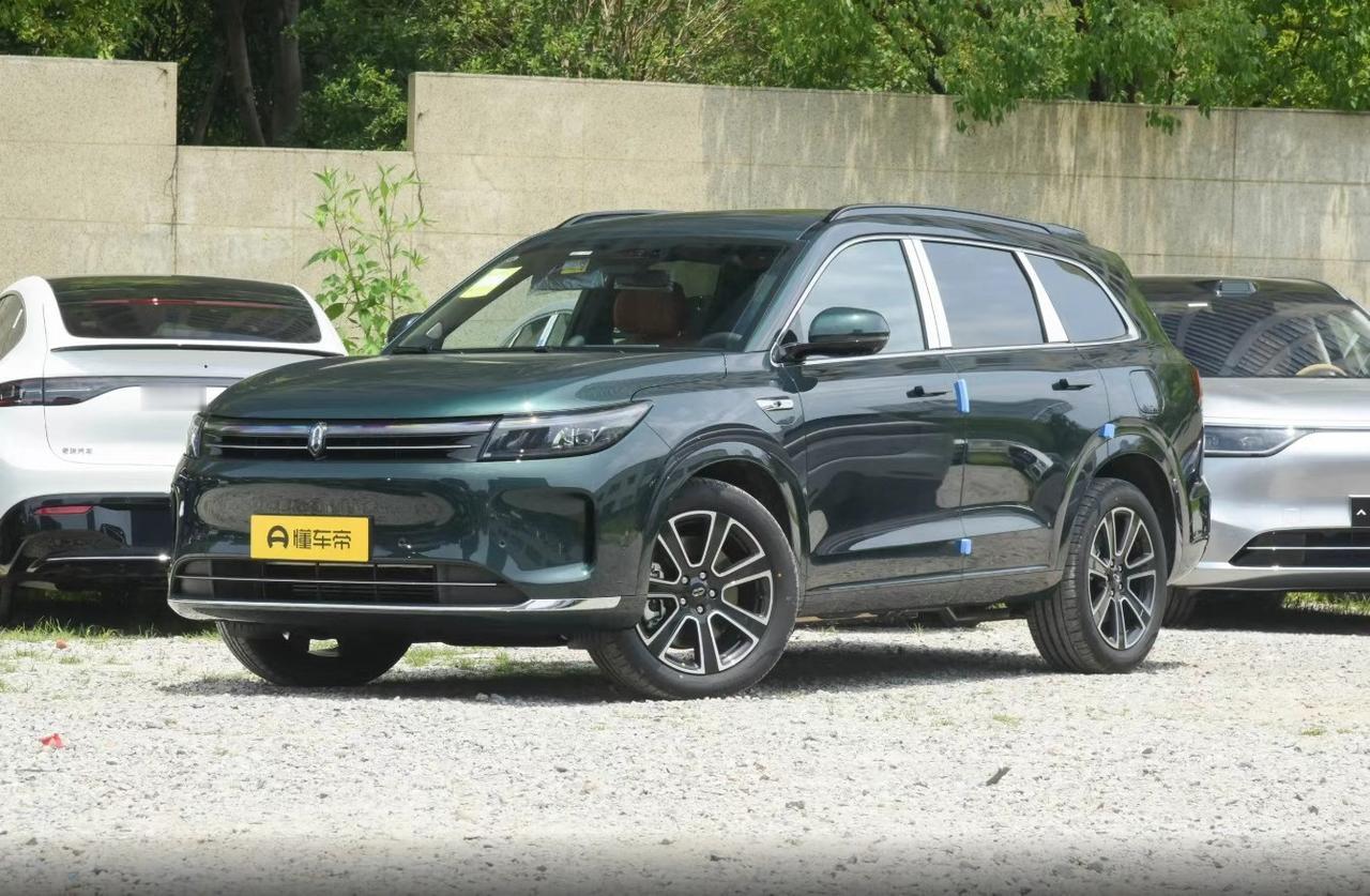 如果你预算在15-25万之间，想买一台空间大、智能强、还能跑长途的中大型SUV，