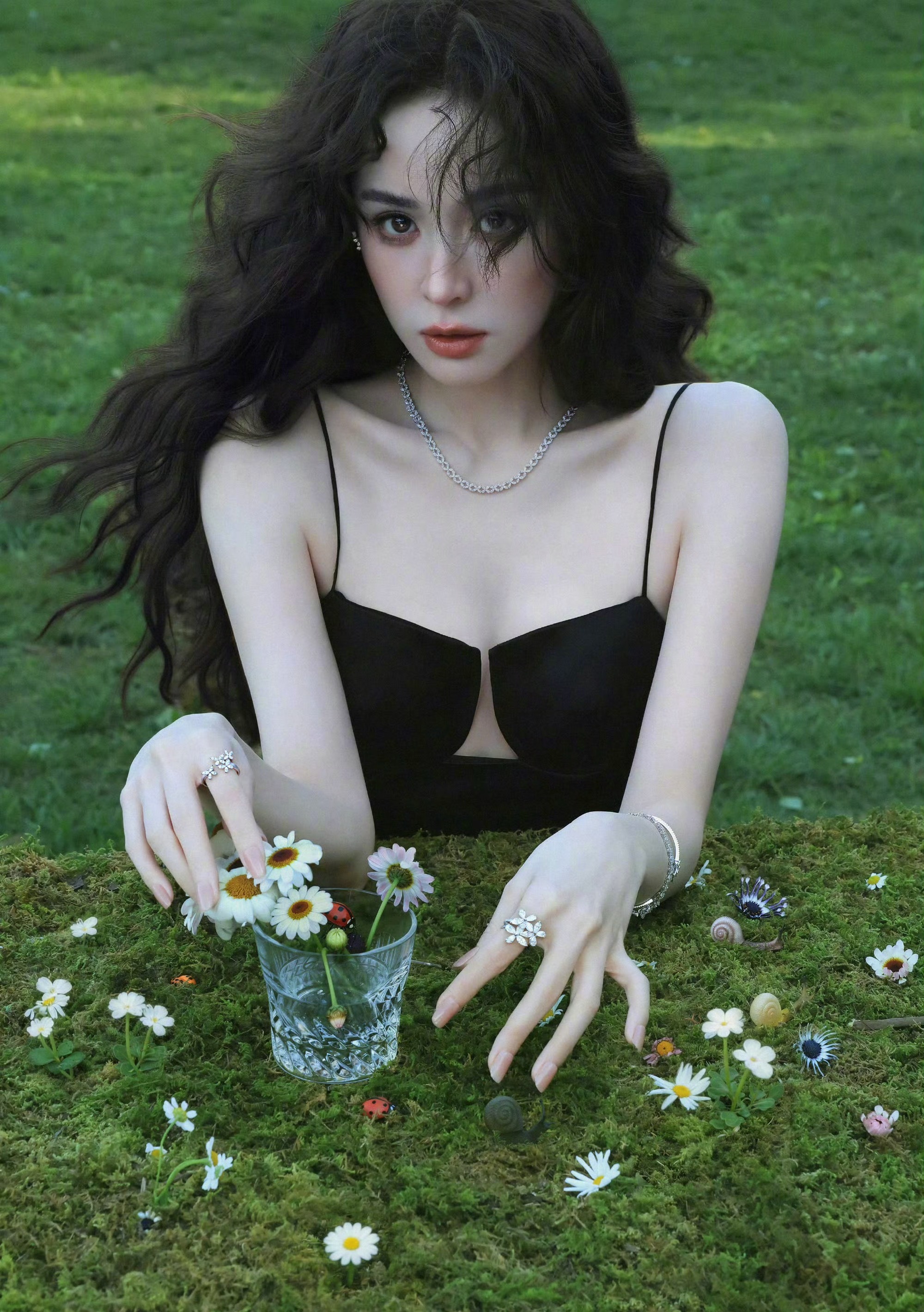 #晚安咪语##娜扎混血妆#是纵情跳跃的林中精灵，是自带圣光的美神降临，是女娲毕设