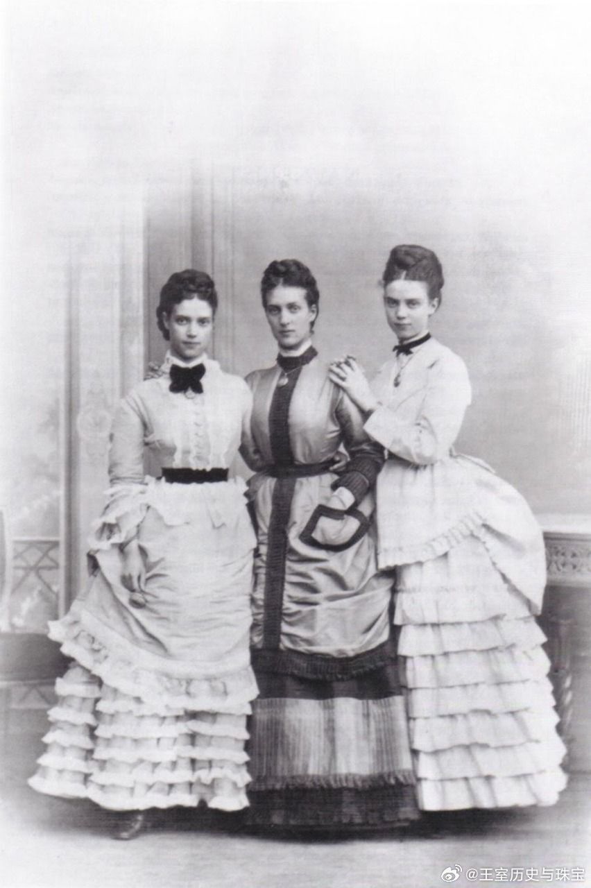 老照片 那些黑白照片里的王室姐妹花~图1：丹麦国王克里斯蒂安九世的女儿（亚历山德