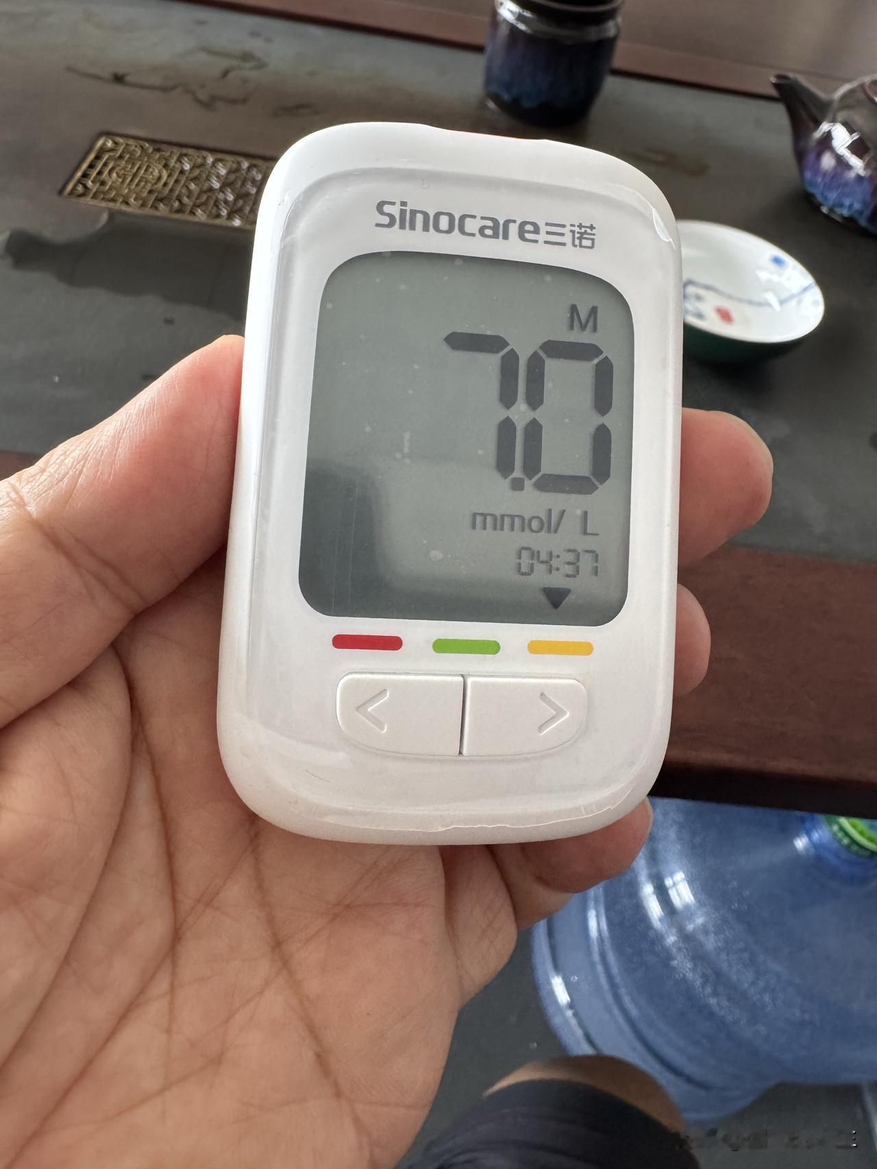 今天测了一下餐后两小时血糖，7.0这个数值还算理想！

我现在准备硬扛血糖，一定