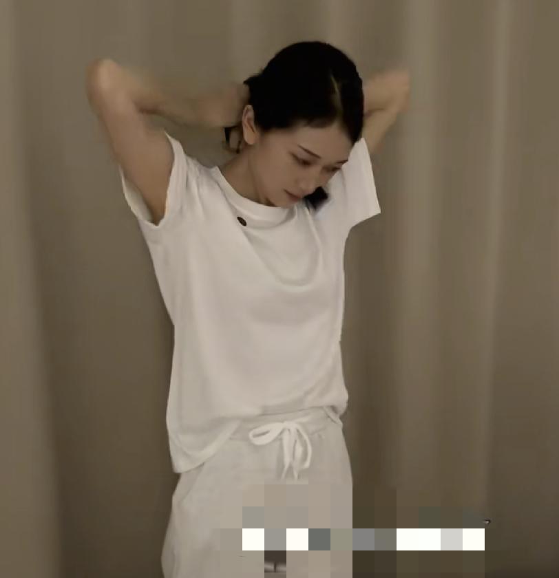 林丽新动态上一条视频被举报了
网友扒出举报人是刘三姐 
林丽ip已经显示天津
