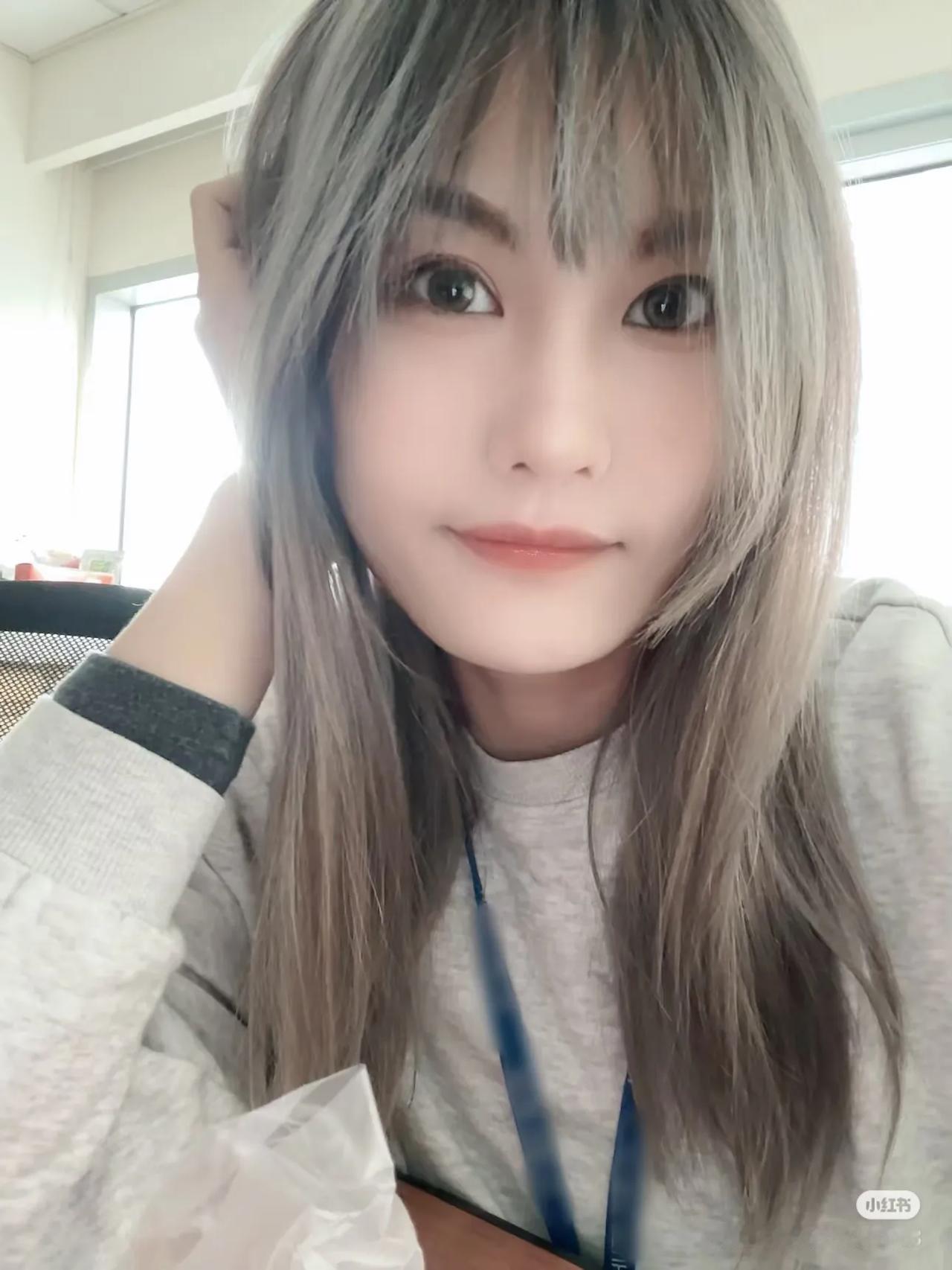 话说台湾近几年就推出了许多颜值和气质都相当不错的新晋博主，而小薰就是其中之一。凭