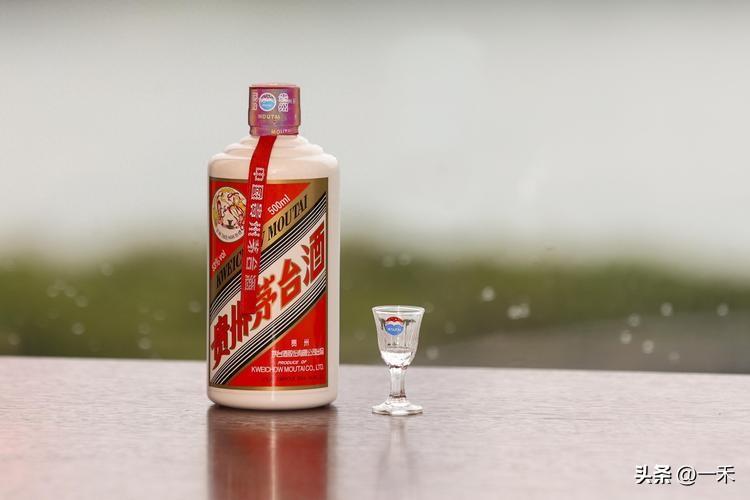 茅台突然涨价，白酒圈炸了！对普通人和行业影响全看懂
 
各位酒友和关注财经的朋友