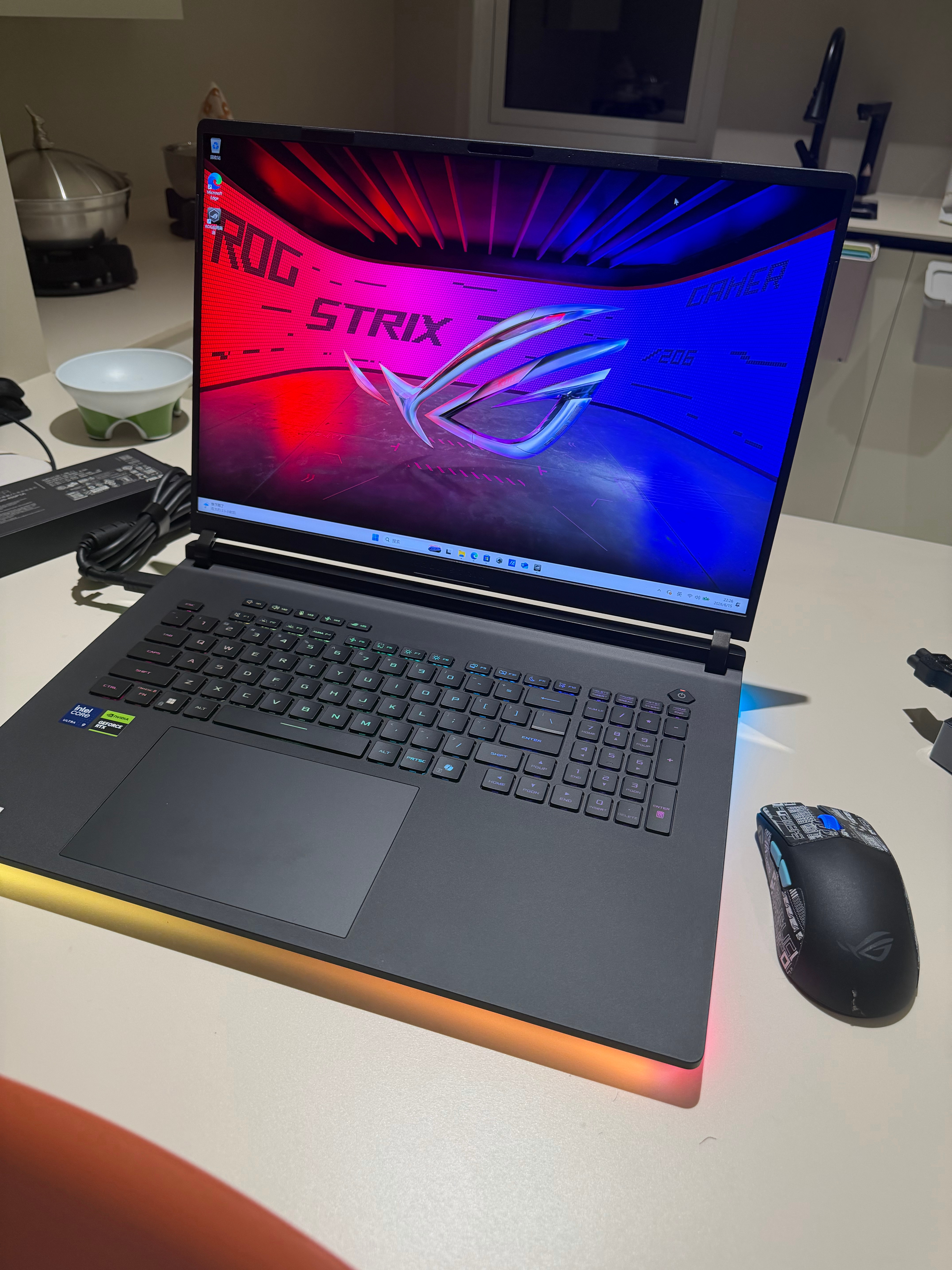 自己买了新的枪神10 Plus就把我闲置的 ROG 4070 TIS 拿出来重新