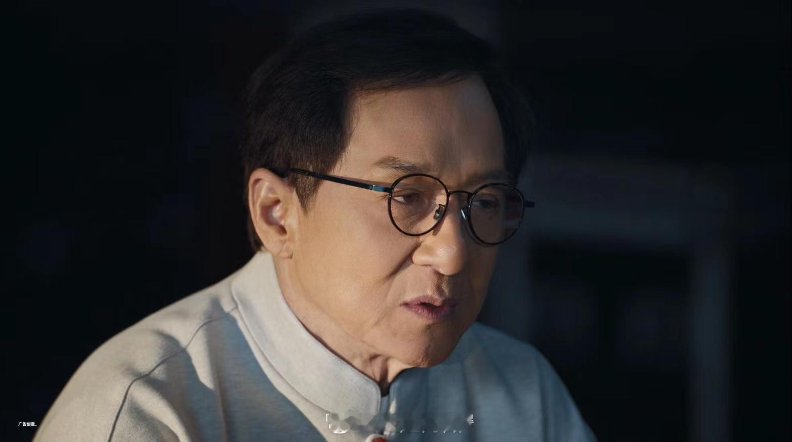 尊重一个人最好的方式不是成为他，而是做更好的自己和他站在同样的高度[加油]这一代