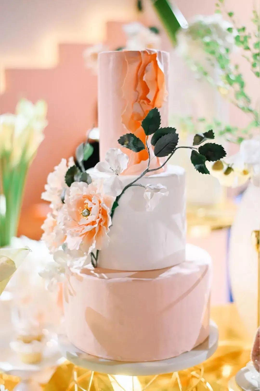 不得不说，在钻规则空子、玩商业模式这件事上，有些人真是把“聪明”用到了极致。
 