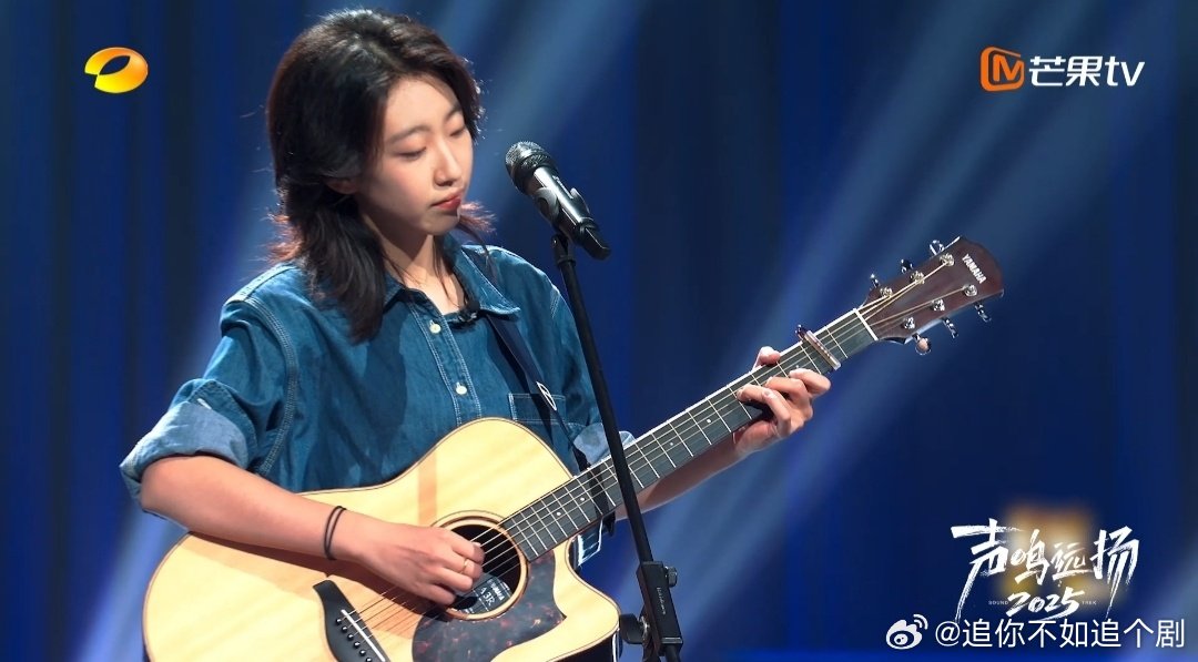 起猛了看到窦靖童在唱乌兰巴托的夜 声鸣远扬 孟媛这波颜值+唱功双在线！撞脸窦靖童