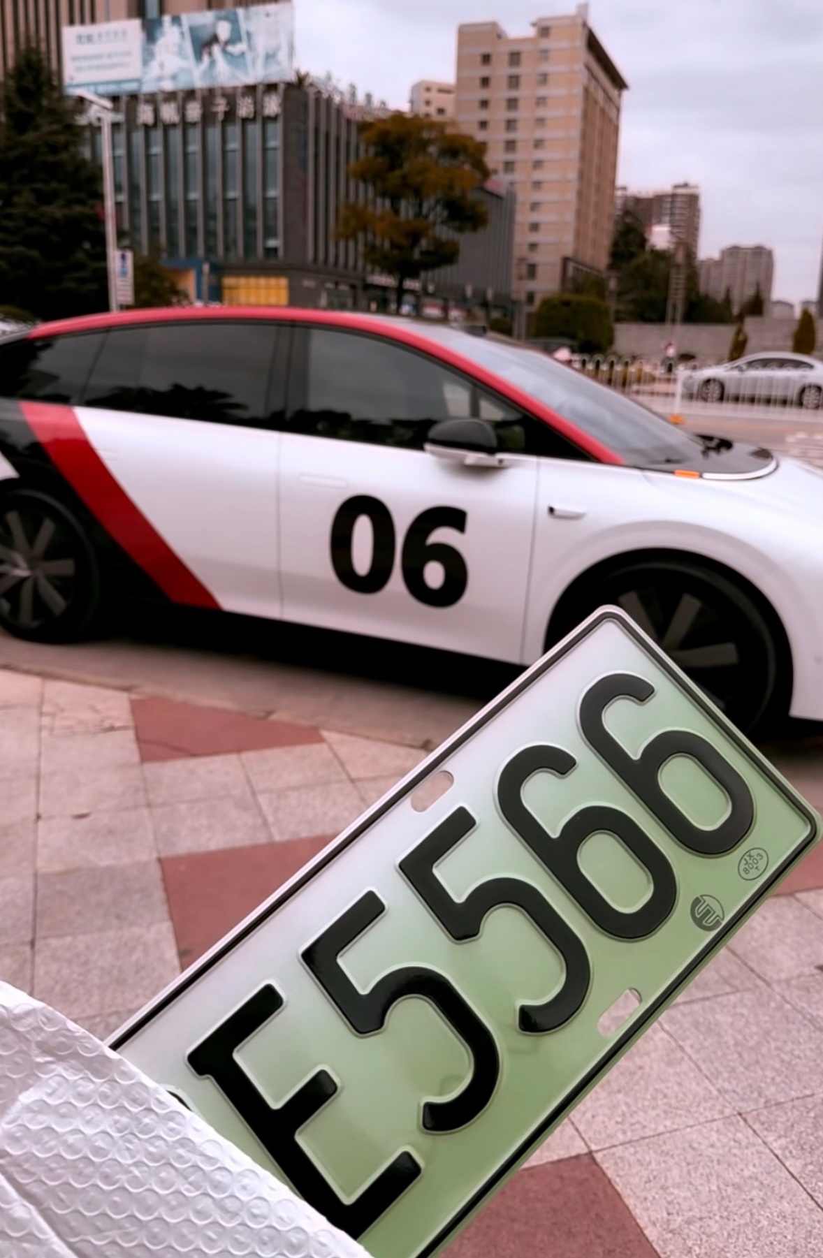 这5566的车牌不应该给理想i6，给蔚来更适合[doge] ​​​