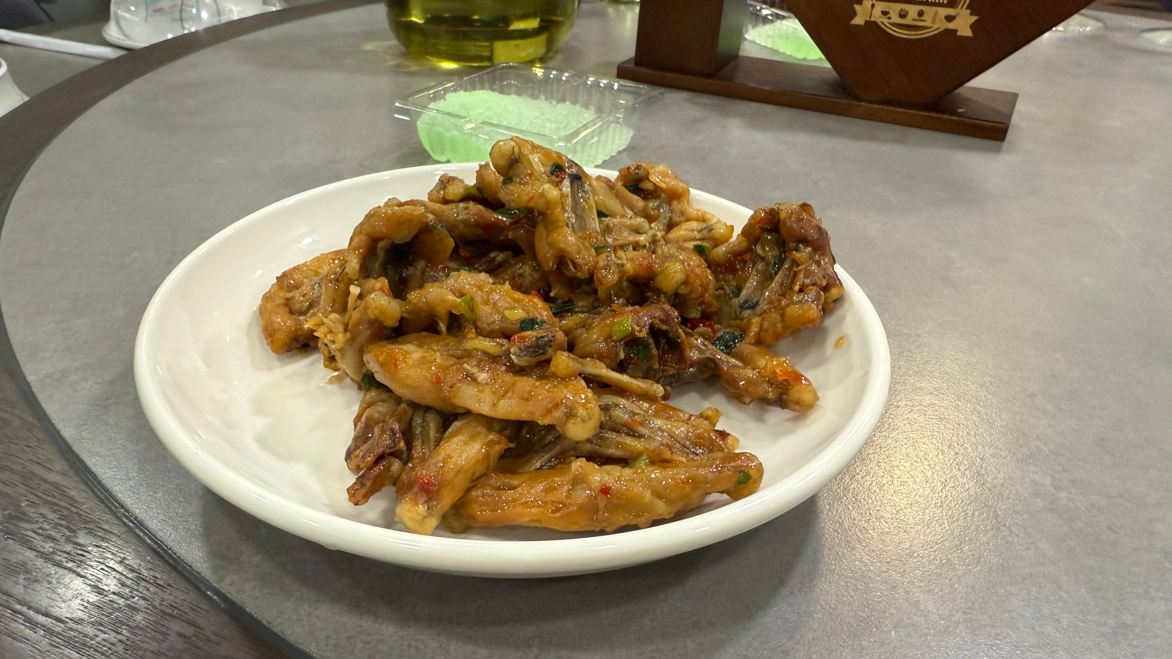 刚刚启动减肥计划，昨天早上体重48.1kg结果昨晚跟几个吃货一顿吃下来48.7k