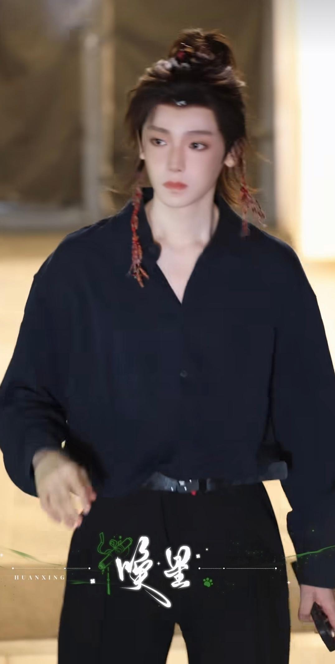 这也可以是无间女装形态呀 不是吗？🥺 ​​​