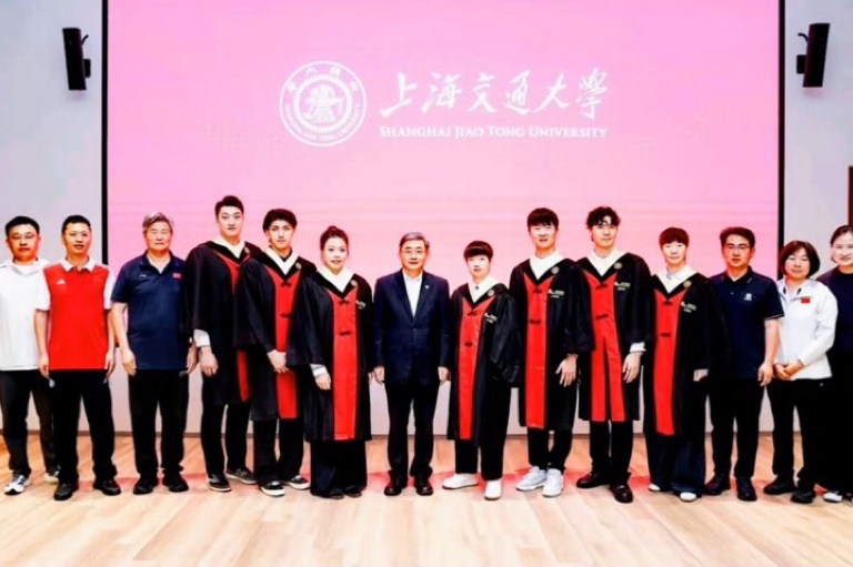 孙颖莎 🎓毕业快乐 