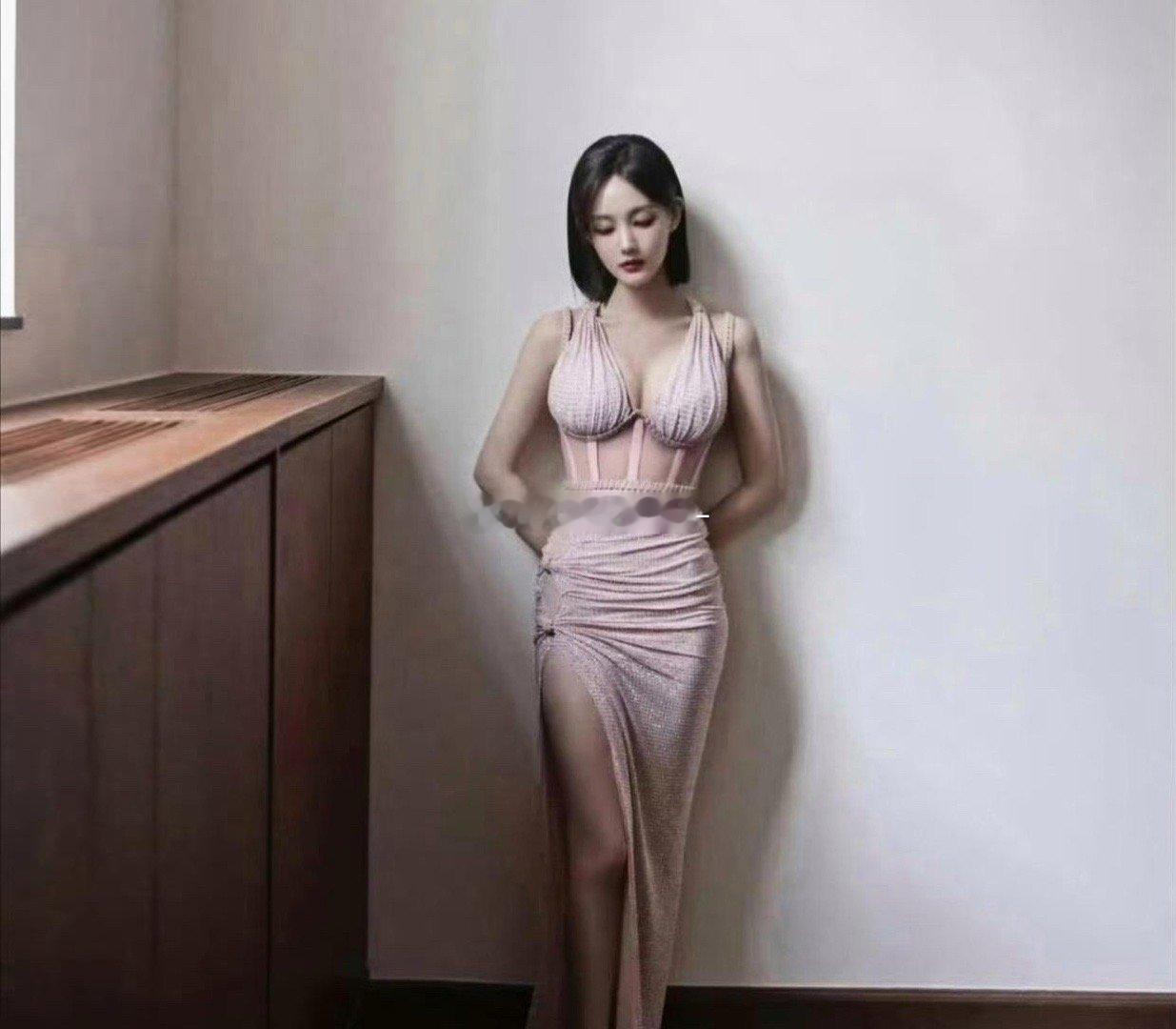 李一桐真是不简单！身材娇小，却很有内涵和才华 