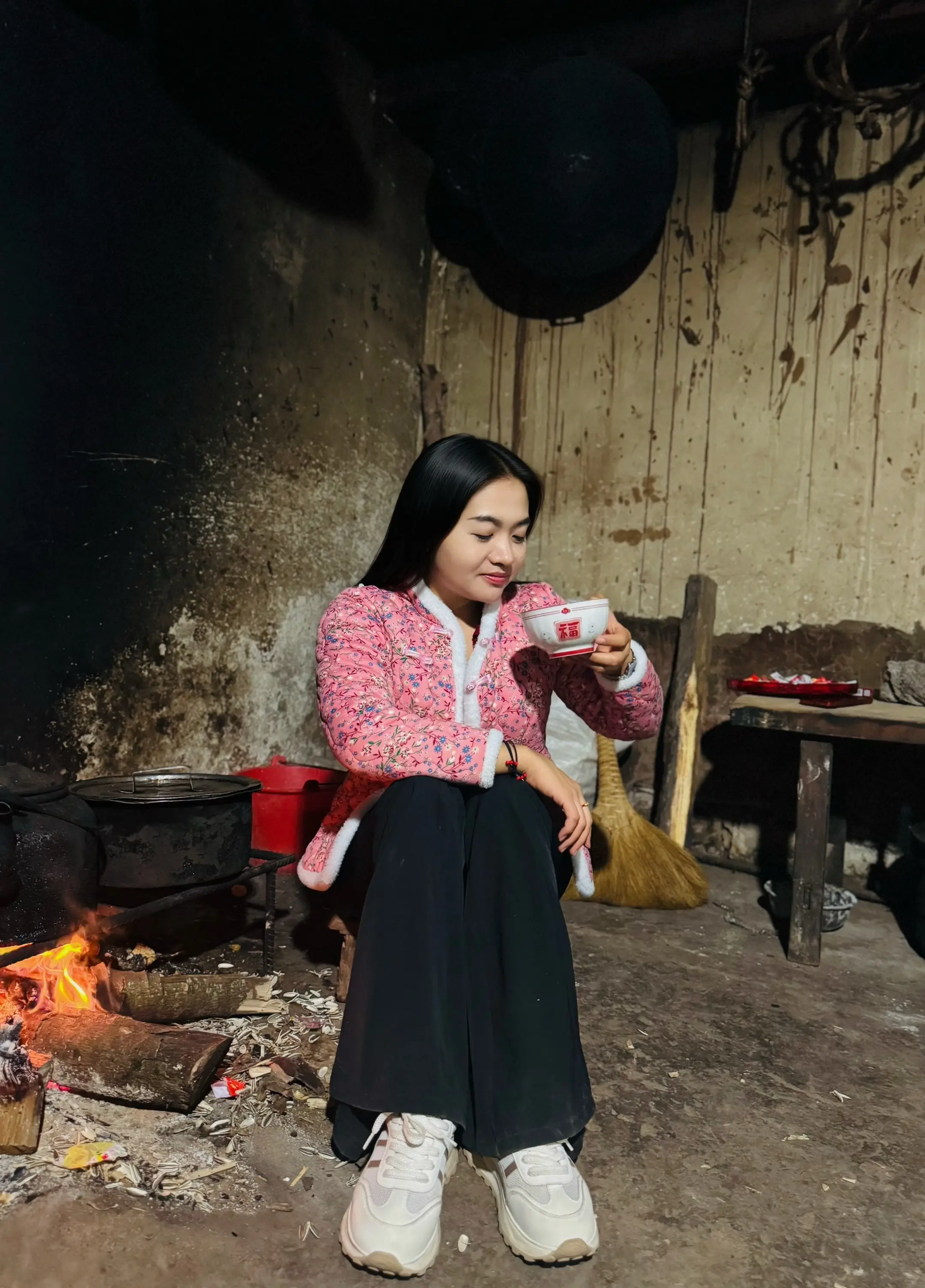 逃离城市的喧嚣，扎进家乡的大山里，吃一碗家里的饭，听爸妈唠唠嗑，这才是...