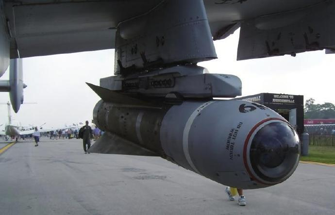 每天认识一件兵器 AGM-65“小牛”导弹AGM-65“小牛”（Maverick