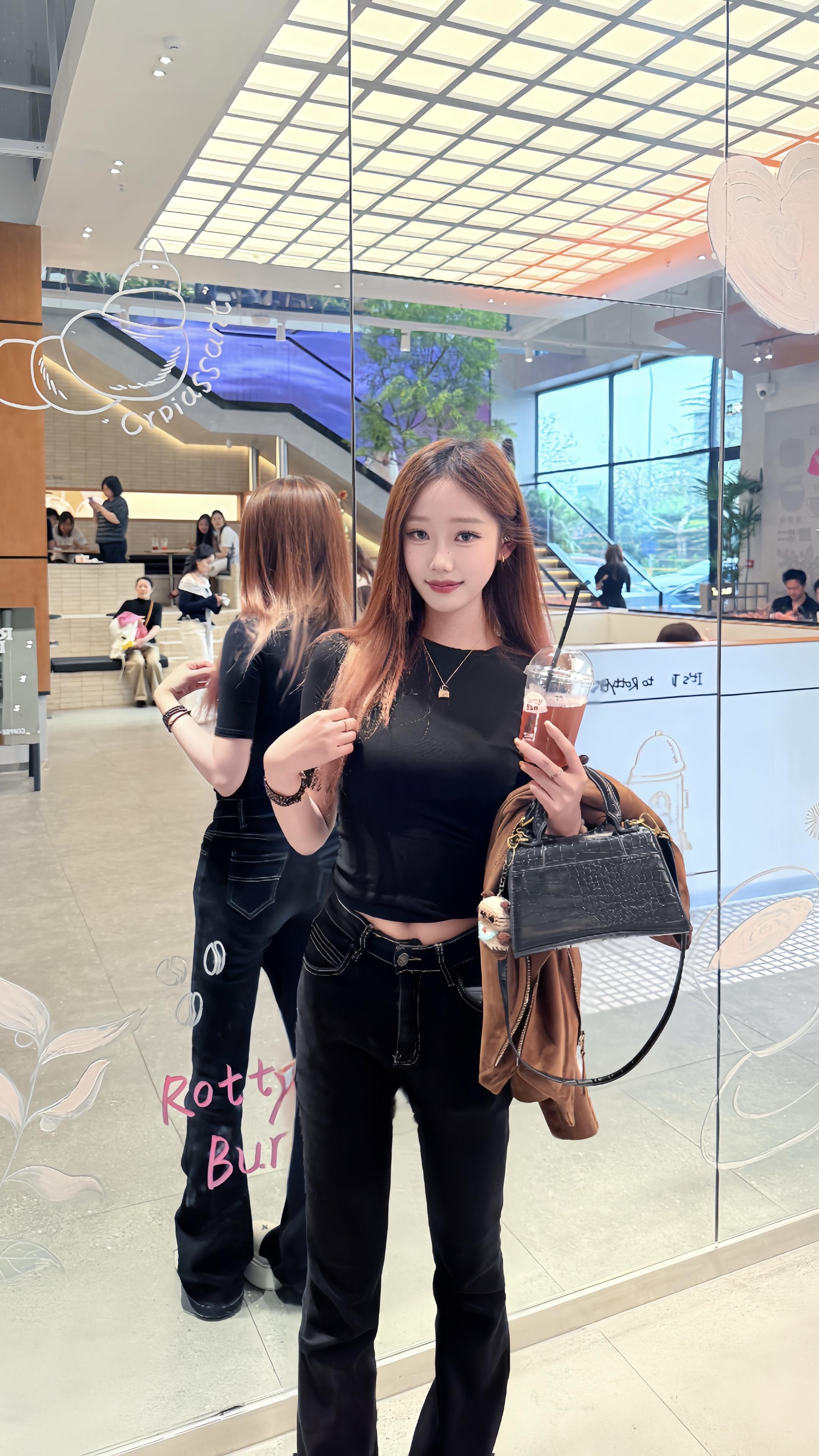 你说的对 我确实身在福中不知福 我的爸爸妈妈很爱我 我的朋友也很爱我 ...