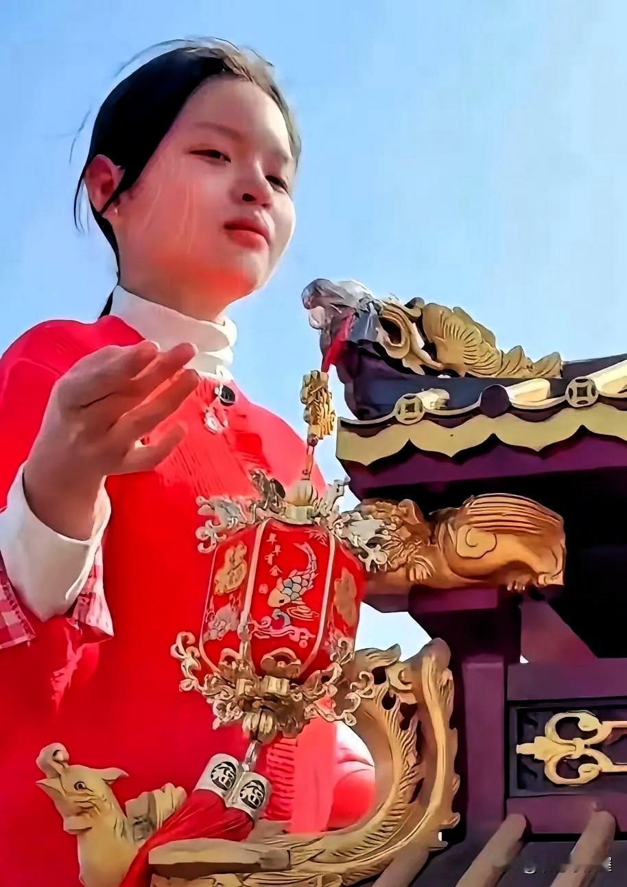 湛江这一出闹剧，村民终于敢吐露实情了。哪里是小妈祖的车推不动？分明是推车的人心里