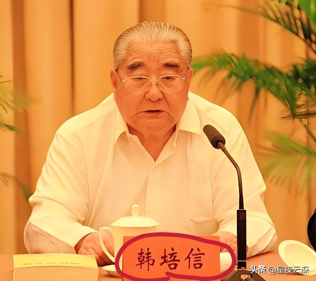 “个人行为”这四个字，现在简直成了各路机构的神级防弹衣。

只要一出事，无论是几