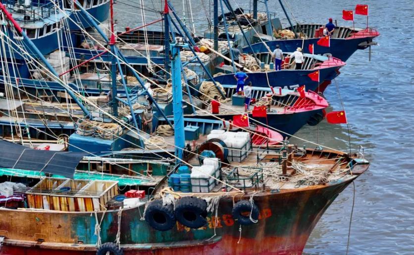 出大事了，2月12日，日本非法扣押了中国一艘渔船，这是继2022年以来，日本再次