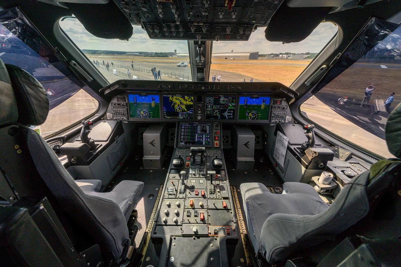 2026年范堡罗航展上，巴航工业KC-390在室外进行静态展示。