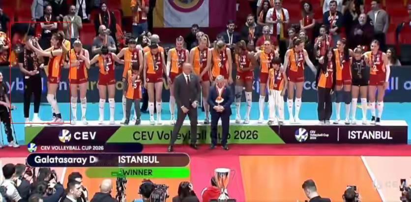 王媛媛土超夺冠：赛后一个举动获得满堂喝彩！

王媛媛所在的球队加拉塔萨雷2-0战