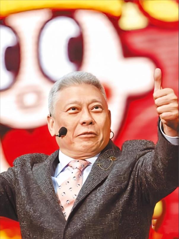 台湾省首富、旺旺集团创始人蔡衍明，一直立场鲜明。
 
他斥巨资收购多家台湾媒体，