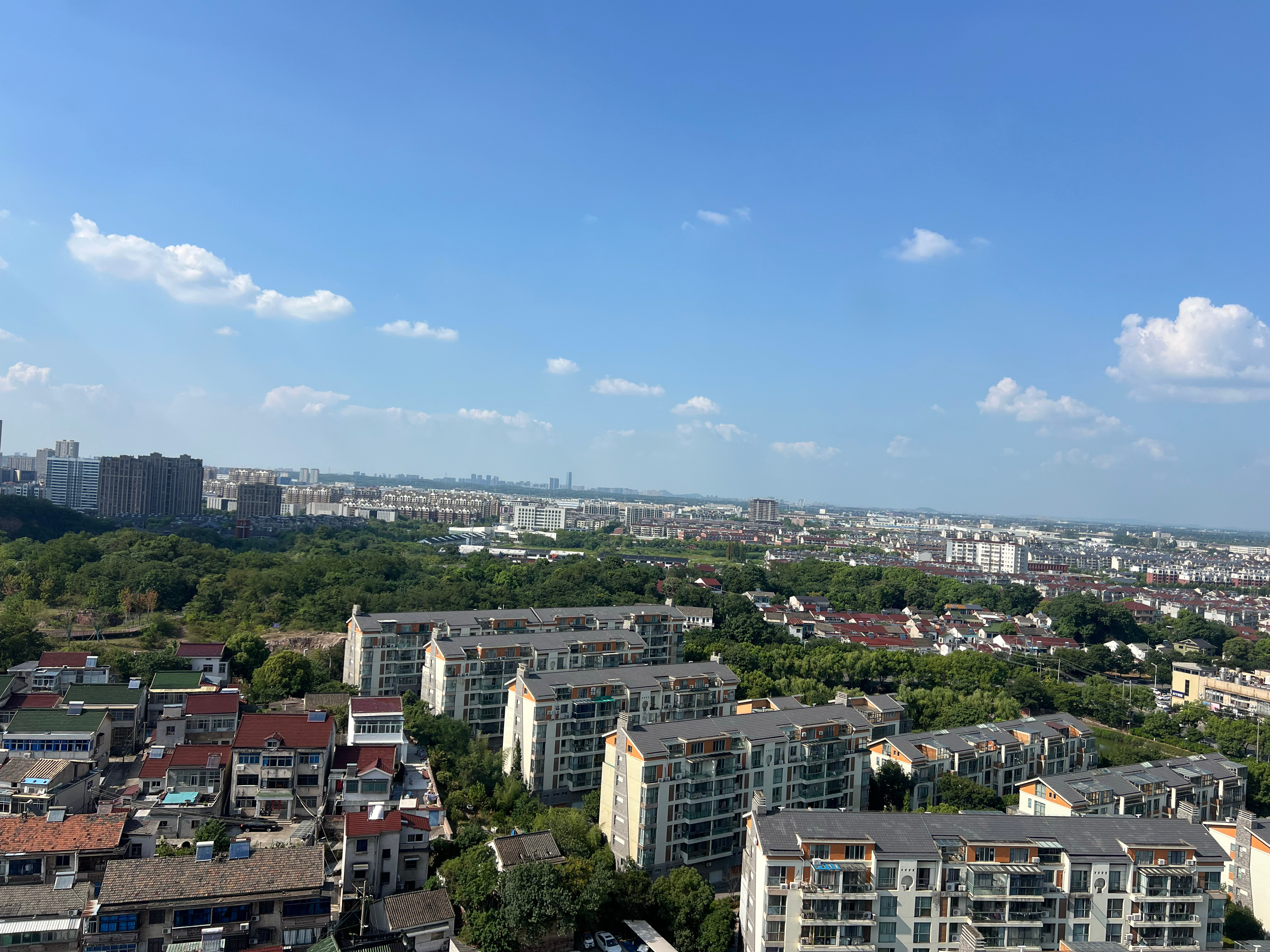 今日立秋，来到宜兴市第二人民医院，和一线医护分享新闻宣传工作感悟，一同学习交流，