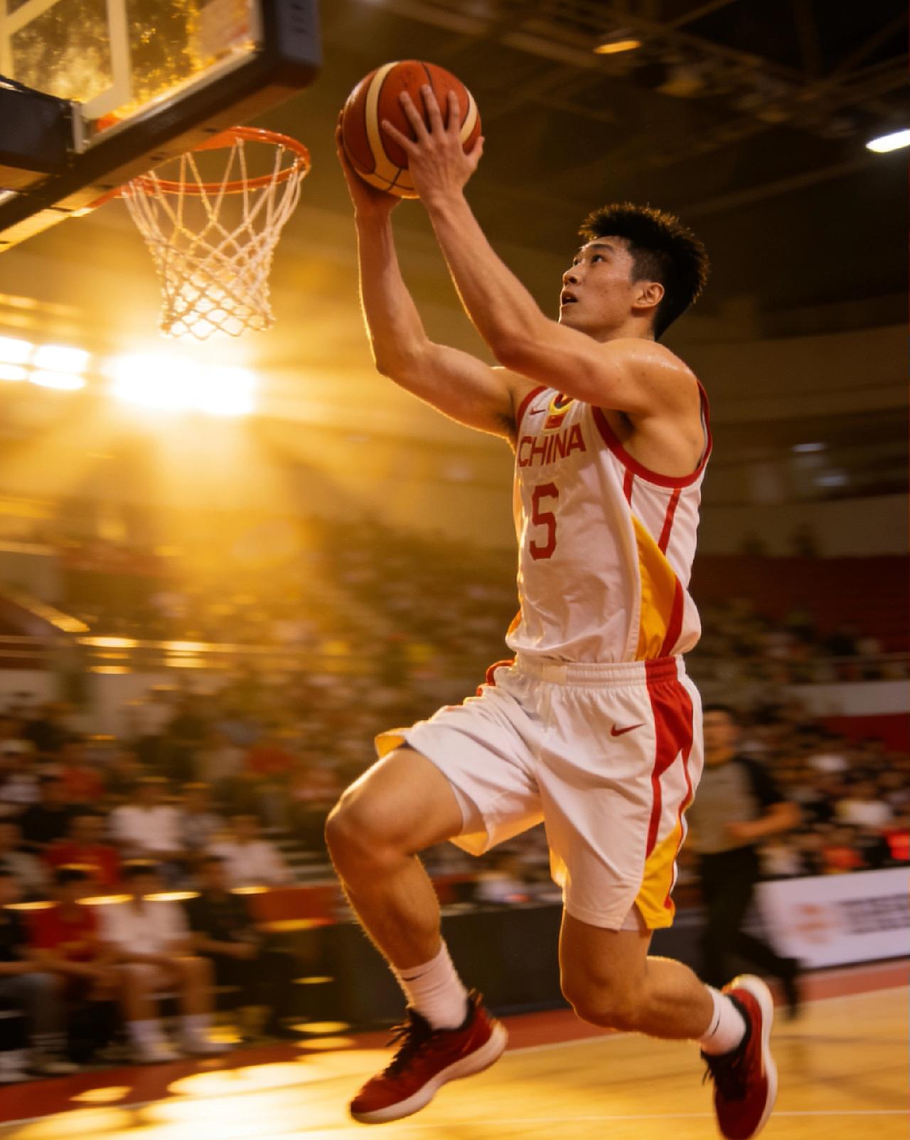 世预赛客场对阵日本，中国男篮上半场一度落后14分，陷入绝境。第三节全队强势觉醒，