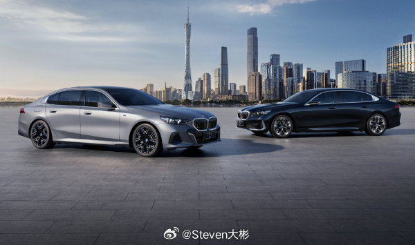 由于前排座舱空调线束排线不当，可能发生线束短路，存在起火风险。宝马召回5系、7系