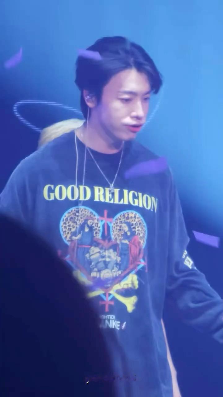 260904 ALIVE首尔安可场day1可爱☺️Cr. ryotsuki050