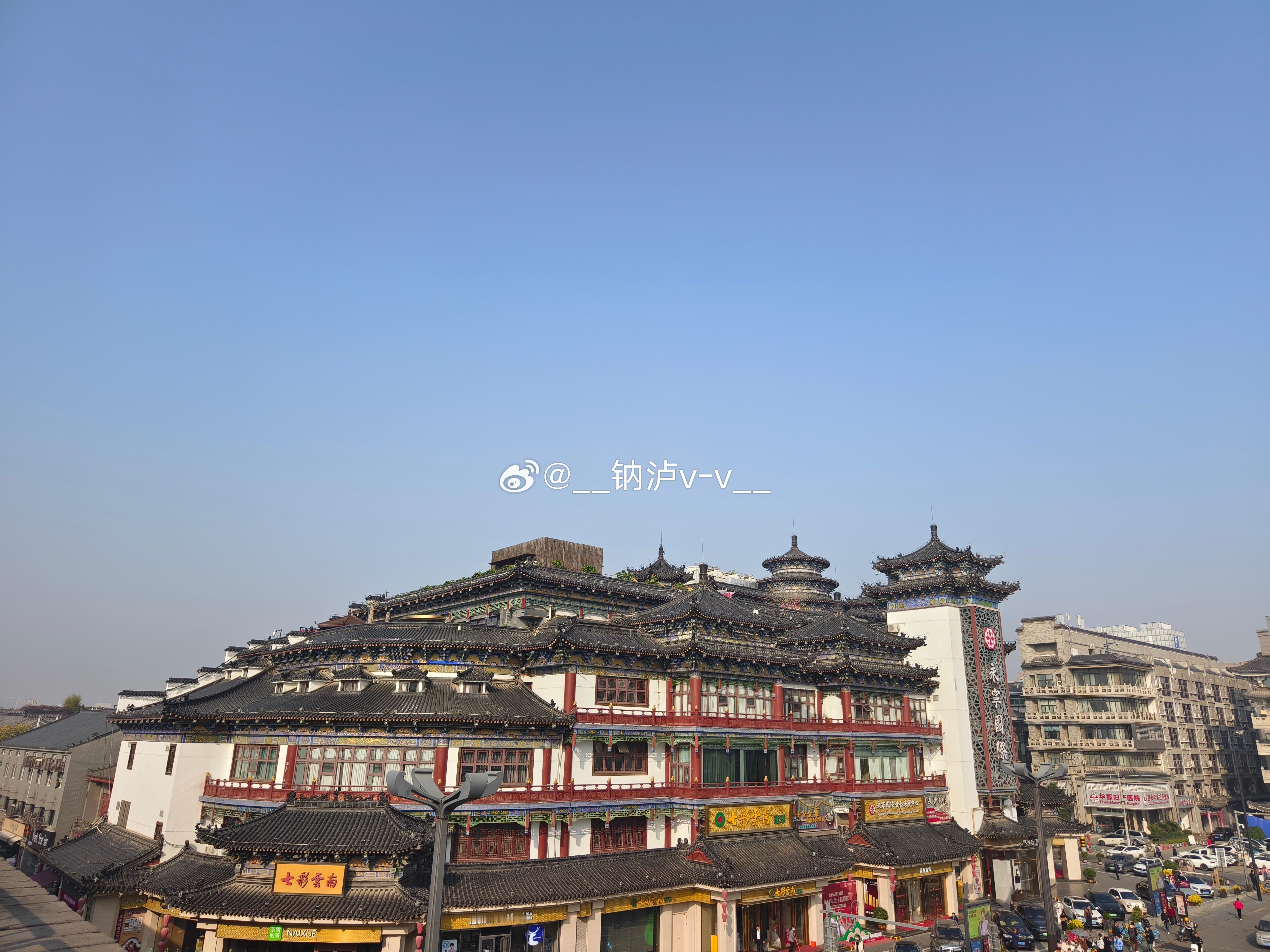 去城墙溜达，走了一小半就败下阵来。