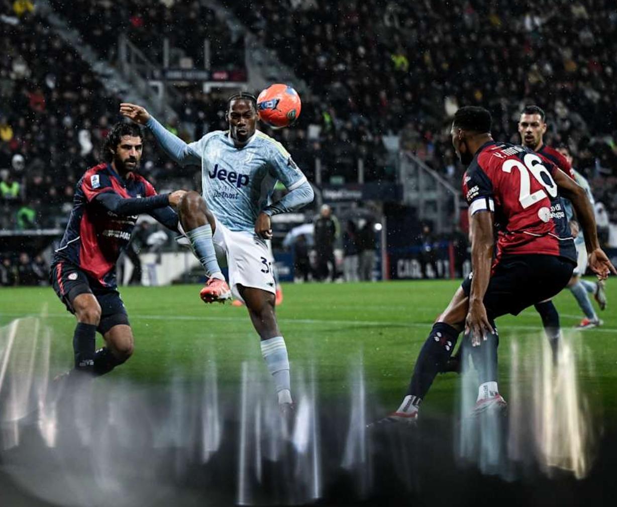 尤文图斯狂轰乱炸临门一脚差之又差开挂不结果被卡利亚里65钟的一个定位球1:0拿下