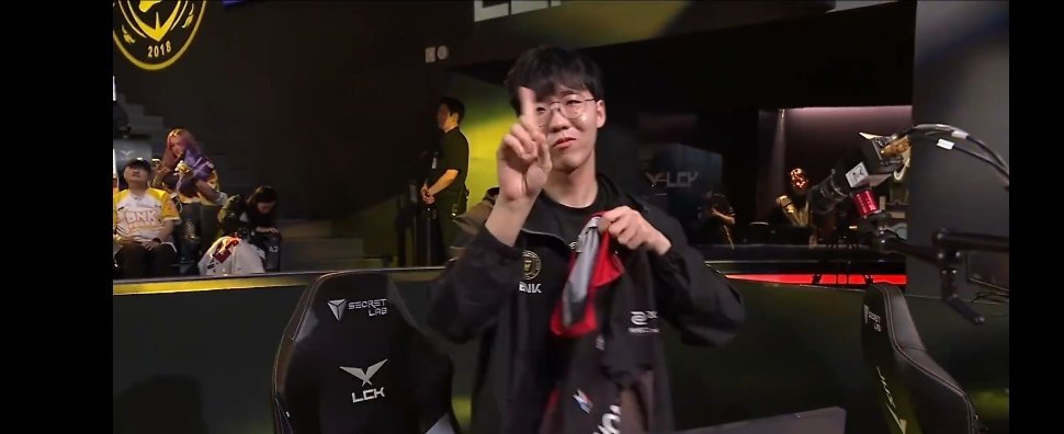 Taeyoon赛后扔掉NS队服！Taeyoon赛后扔掉NS队服