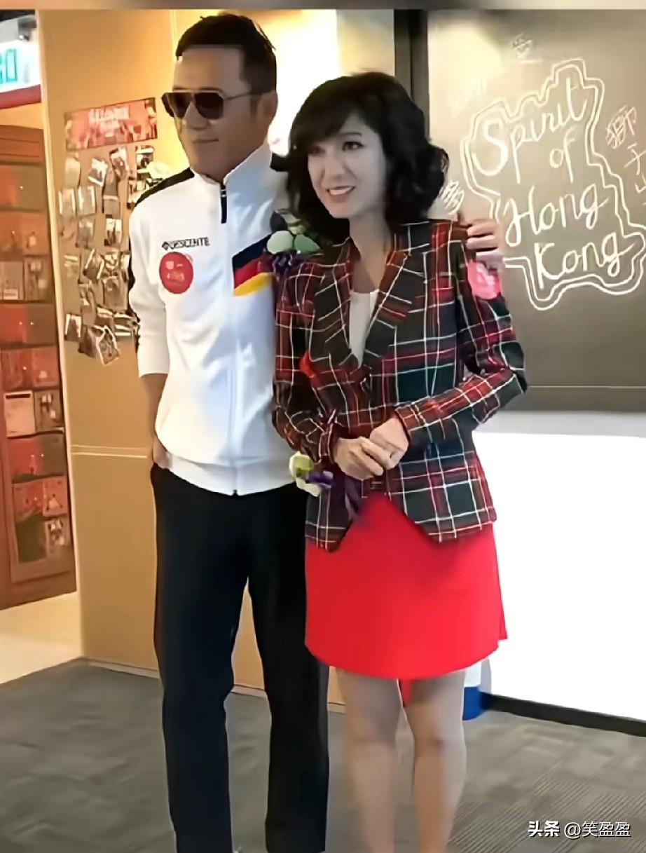 苗侨伟和米雪，
怎么跟吃了防腐剂似的，
一点都不显老呢？