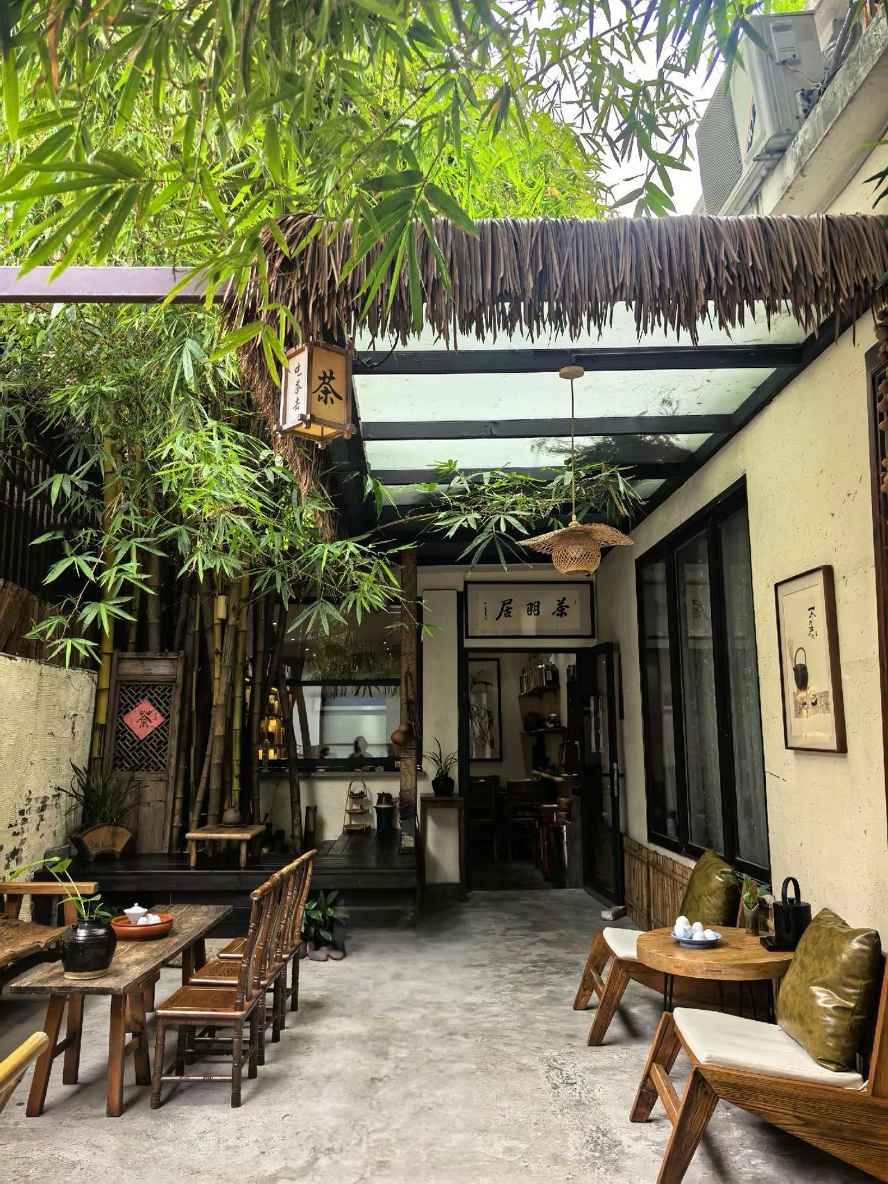 我们争不过岁月，也跑不过时间，唯有以自已喜欢的方式，过好每一个当下🍎🎶☀
