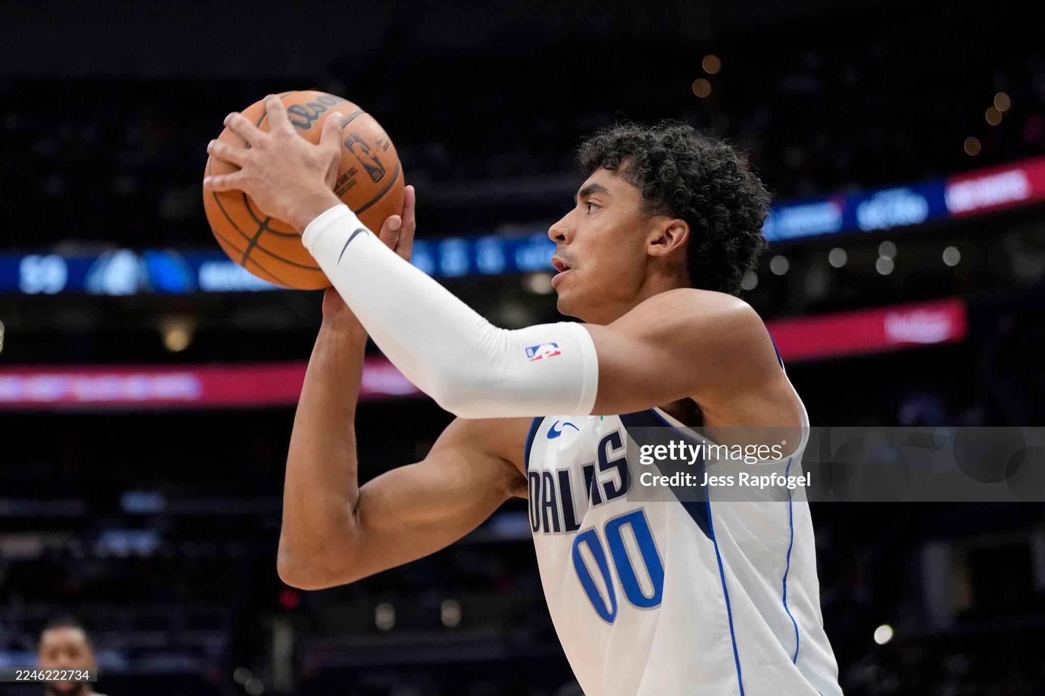 MFFL 克里斯蒂的三分真准。本赛季我牛最准的男人。独行侠vs湖人浓眉对阵湖人复