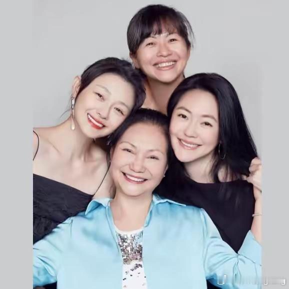 S妈首度公开大S具俊晔为小玥儿庆生视频，画面真的好温馨，原来夫妻二人对孩子这么好
