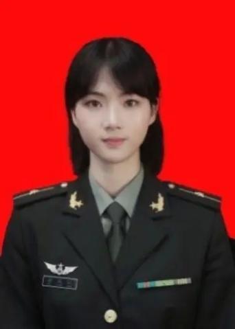 徐枫灿，1999年10月出生，女，汉族，浙江金华开发区罗埠镇人，十四届全国人大代