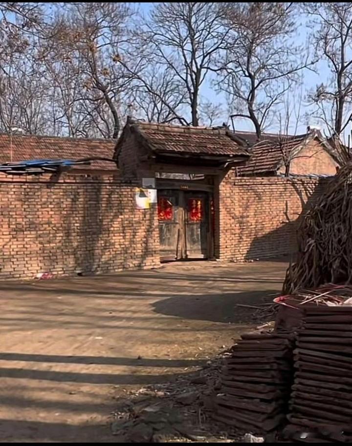 大家有没有感觉到，人到中年特别想回老家！
以前一到节假日的时候，就想着跟朋友聚聚