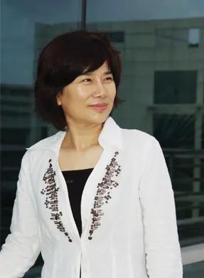 有一次，俞敏洪问董明珠：“你丈夫去世将近30年了，你为啥没有再婚？”董明珠听后，