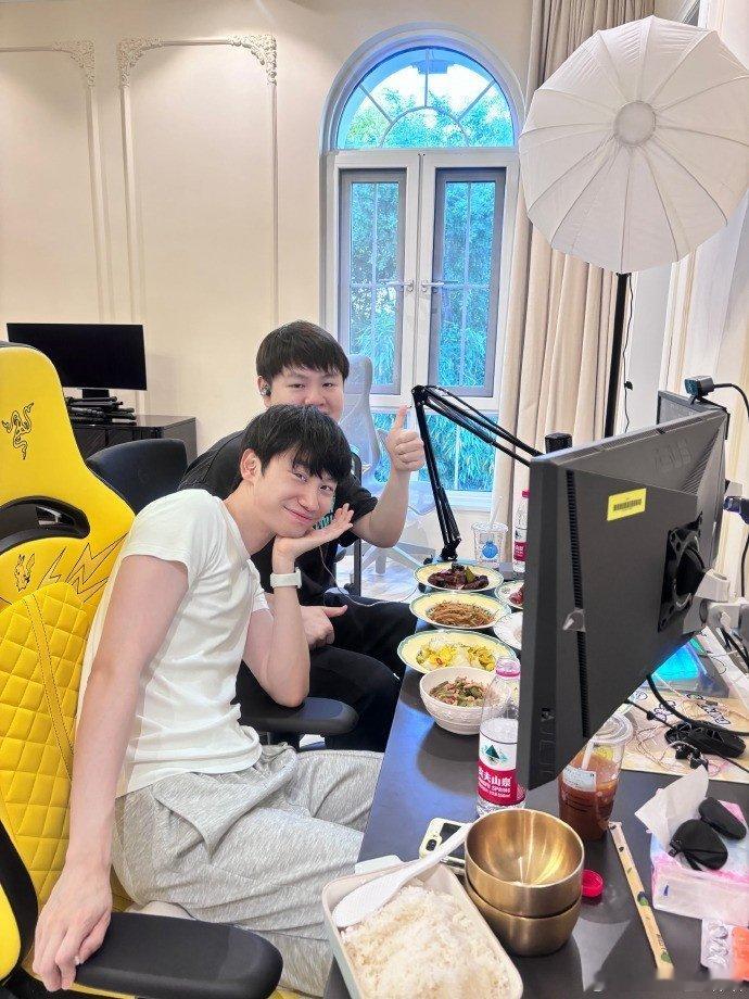 #涵艺爆料Wink加入EDG##涵艺爆料Cryin加入EDG#Doinb更新动态