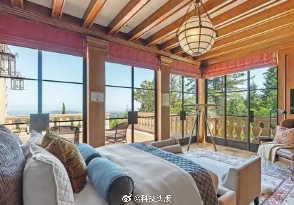 31岁华人AI大佬吴宇怀花5亿买下加州豪宅，曾在马斯克手底下工作。 