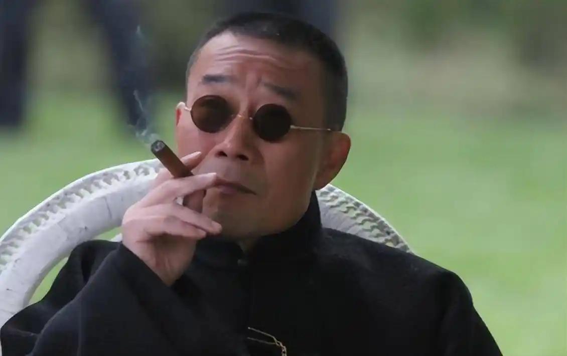 一生一滴酒不沾的人——我不喜欢和这样的人做朋友。

我反对酗酒，反对醉生梦死。